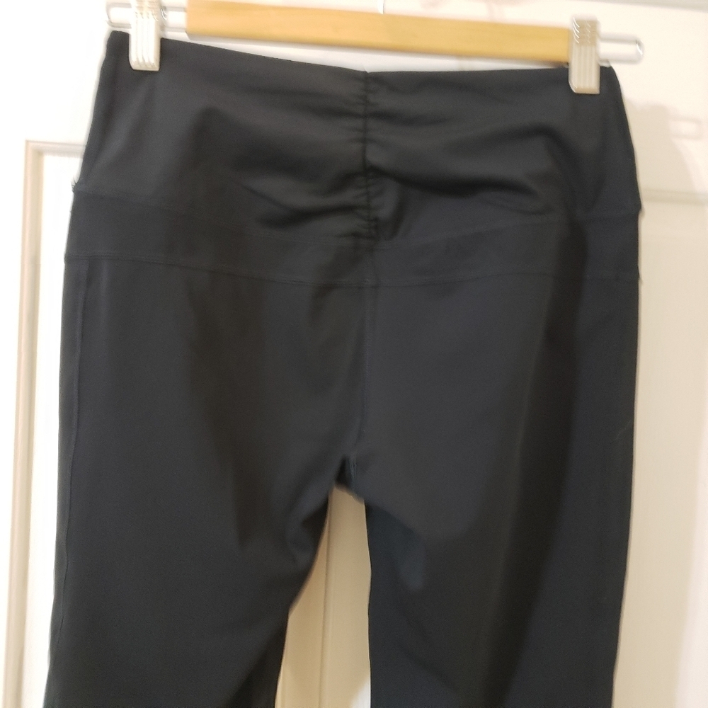 Handful Size Small Black Athletic Leggings - Picture 4 of 7